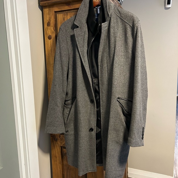 Men’s Cole Haan taupe overcoat with zipped enclosed liner and buttoned front - Picture 3 of 5